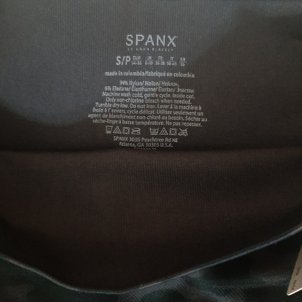 NWT SPANX Look At Me Now Seamless Shaping Cropped Camo Leggings - Picture 9 of 10